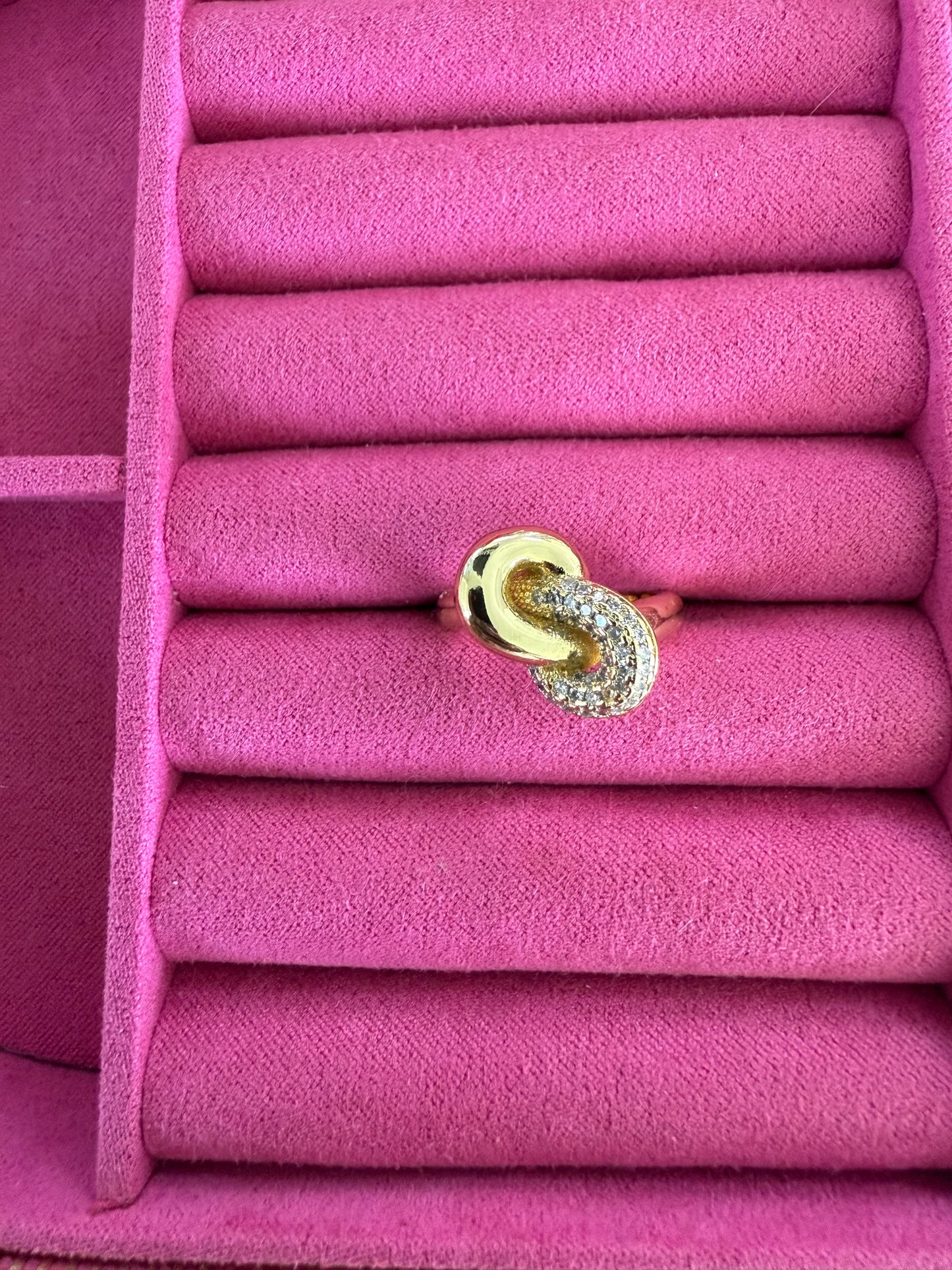Fancy knot Ring