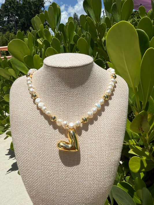 Amoris Pearl Necklace