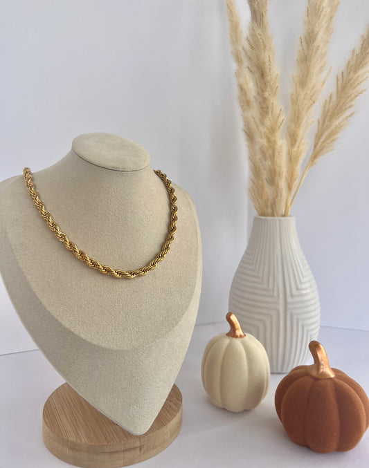 Chunky Mere Necklace