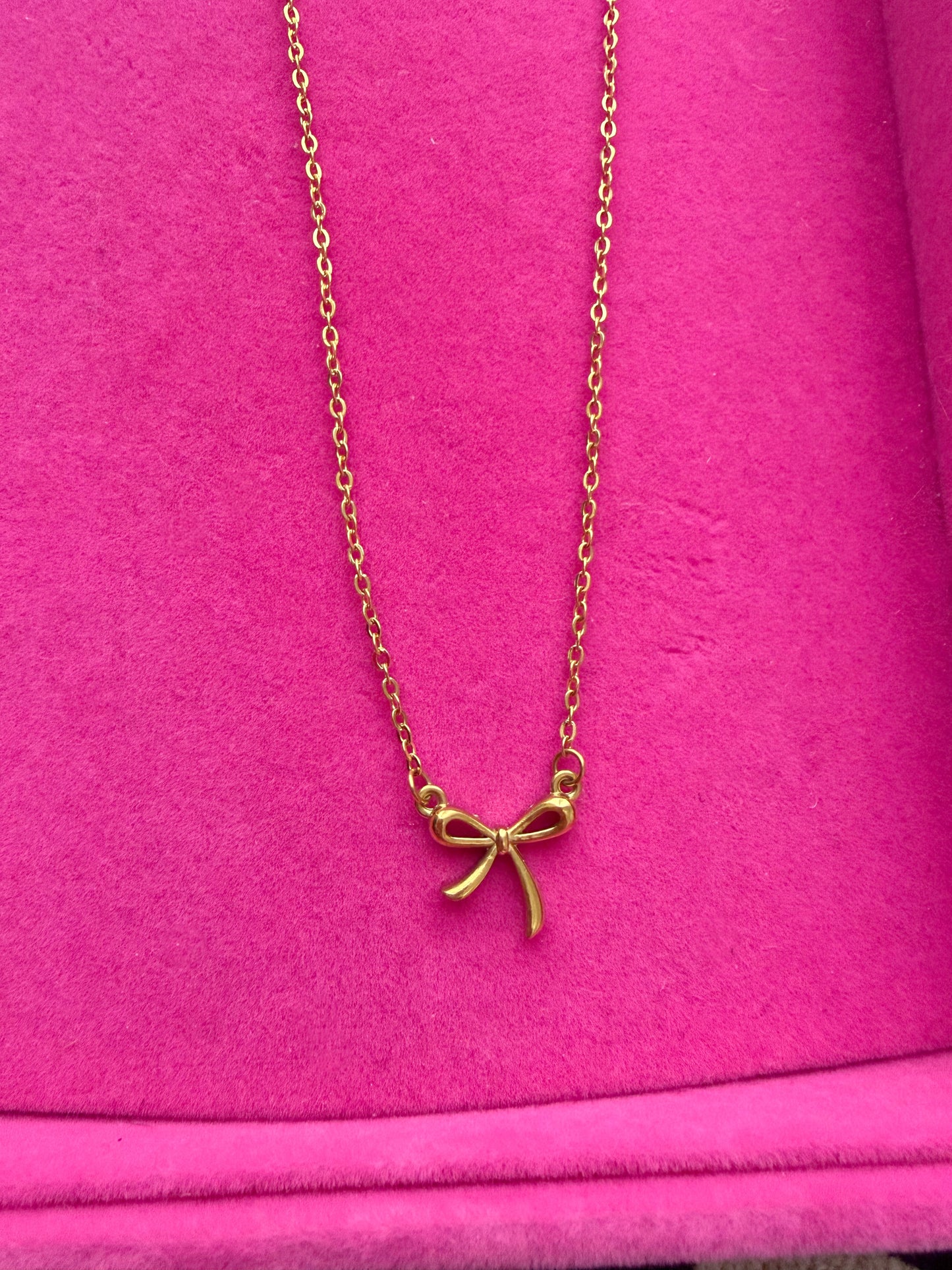 Bow Necklace