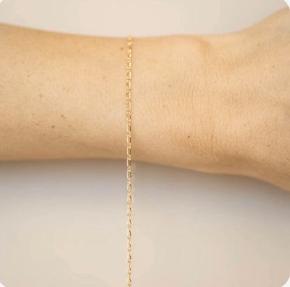 Elongated Figaro Chain