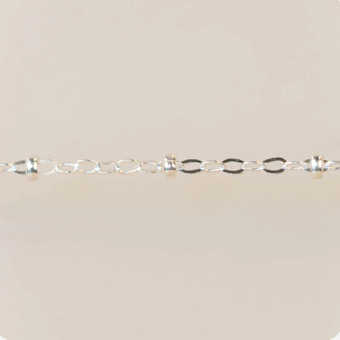 Satellite Chain in Silver