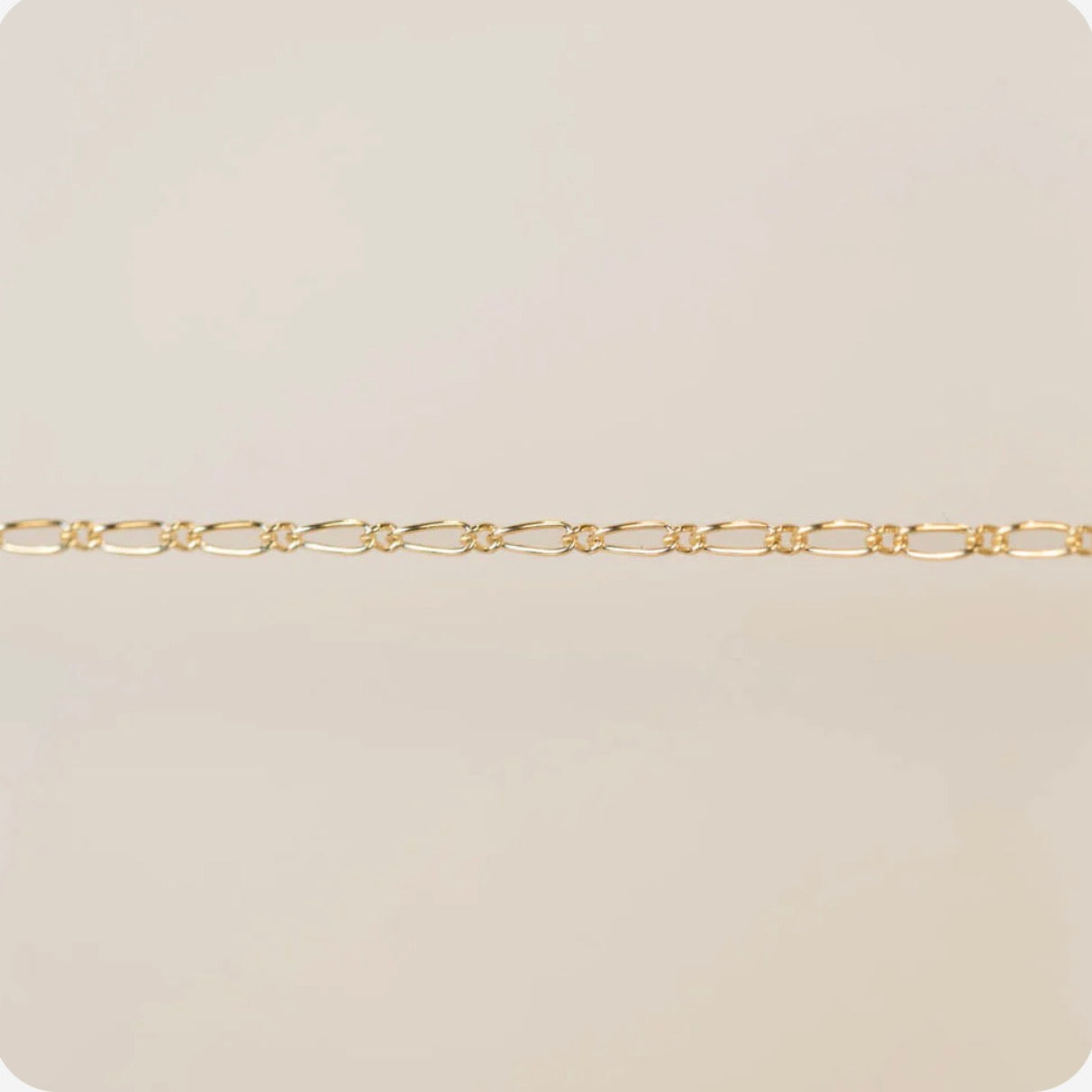 Elongated Figaro Chain